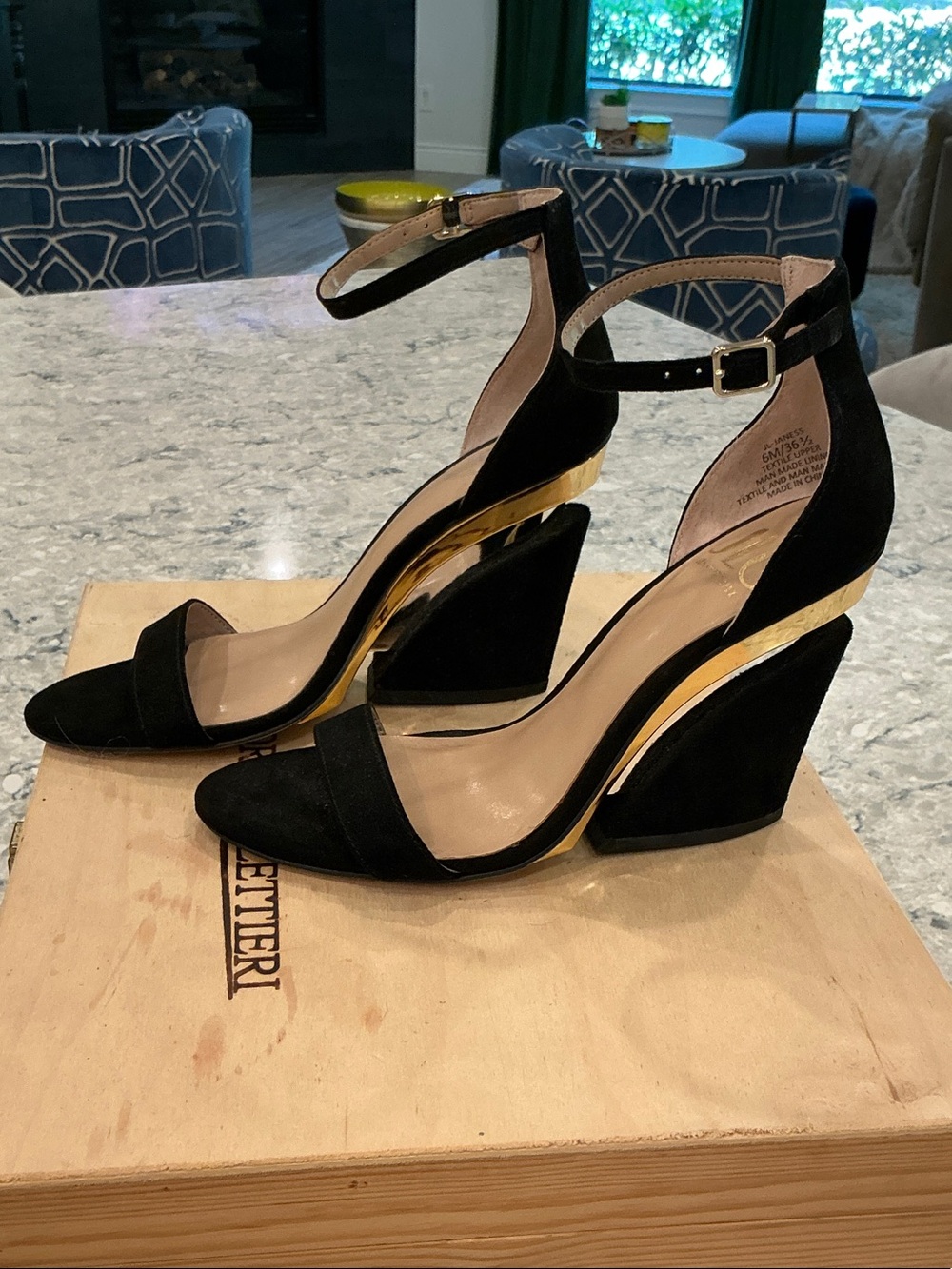 Jennifer Lopez Black Suede Ankle-Strap Block Heels - Picture 4 of 6